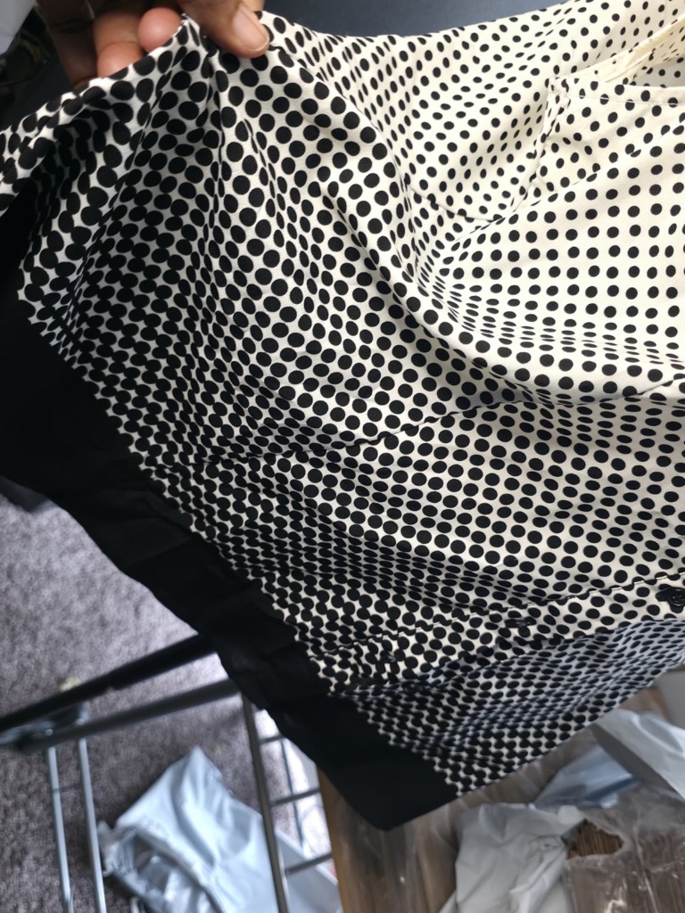 Sleeveless Ombre Dot Button-Front Top - Beige/Black - Picture 6 of 6